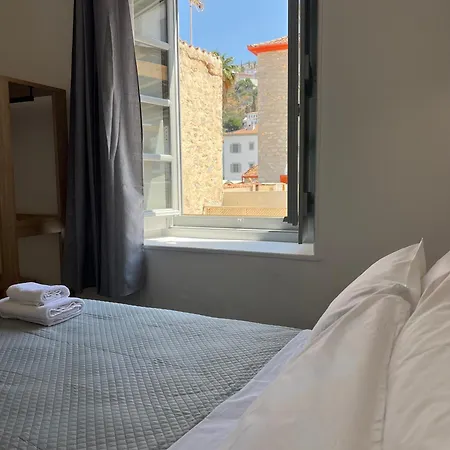 Douskos 3* Ídra